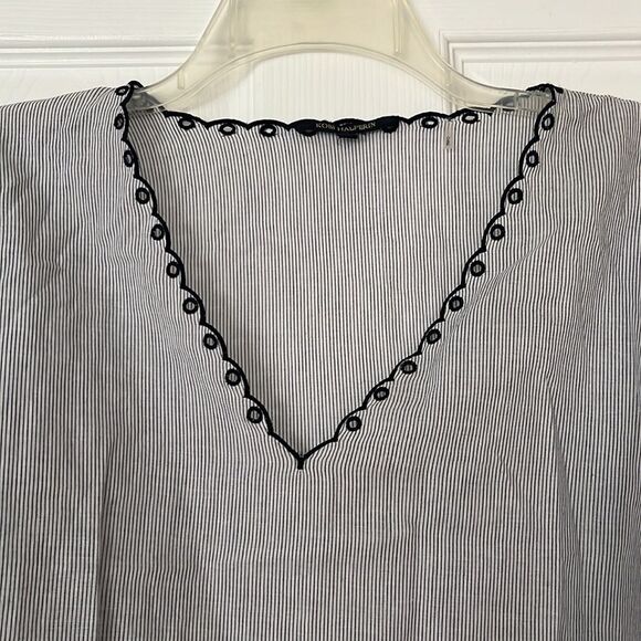 KOBI HALPERIN Tricia Woman’s Pinstripe Ruffle Sleeves Blouse Size Small - Picture 2 of 7